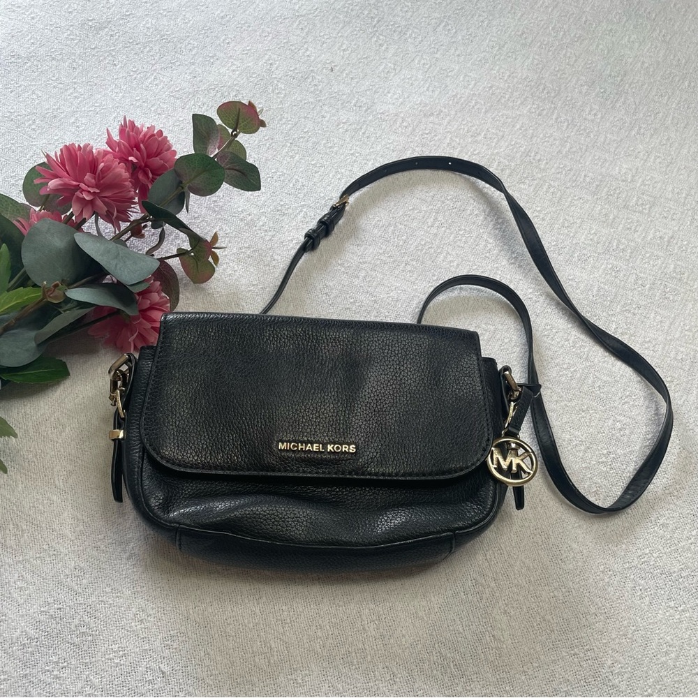 Michael‎ Kors Black Leather Crossbody with Gold MK Charm~ Classic Must Have